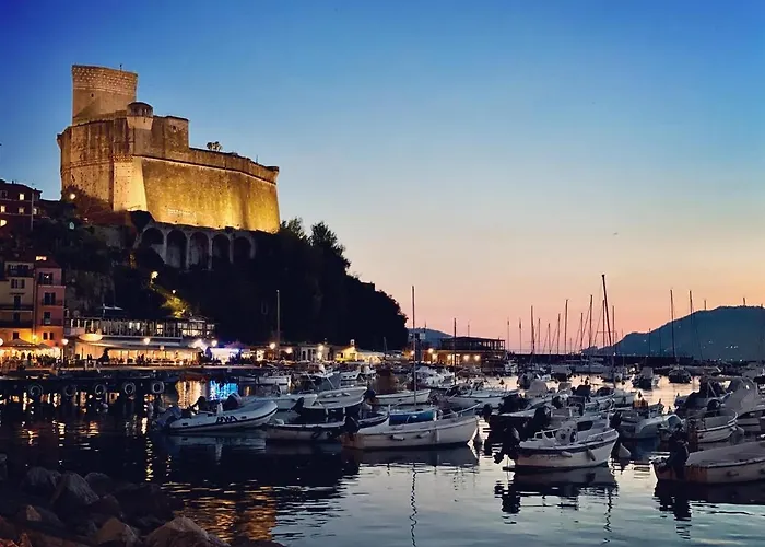 Båthotell Oceania Boat Tour La Spezia