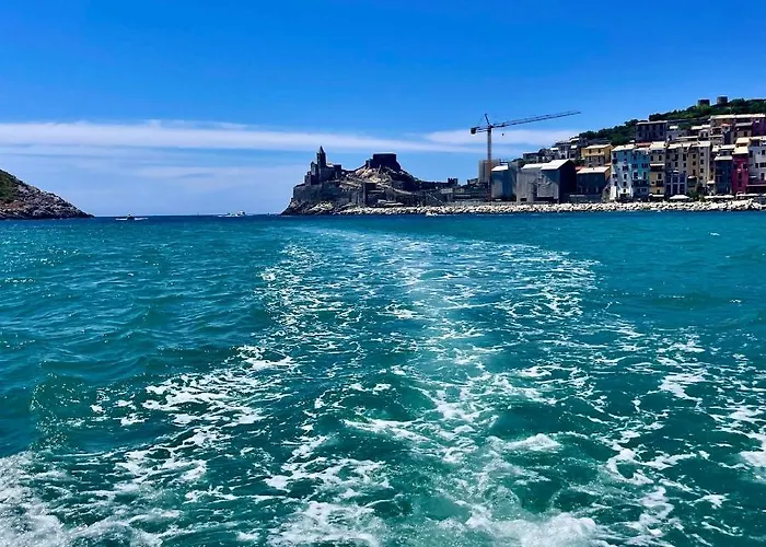 Oceania Boat Tour